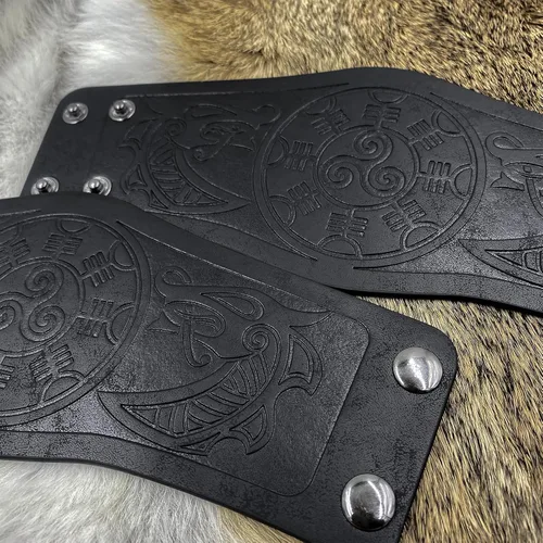 Vista 4 de HiiFeuer Pulsera vikinga de piel sintética en relieve, estilo nórdico retro, diseño nórdico Mjolnir Vegvisir