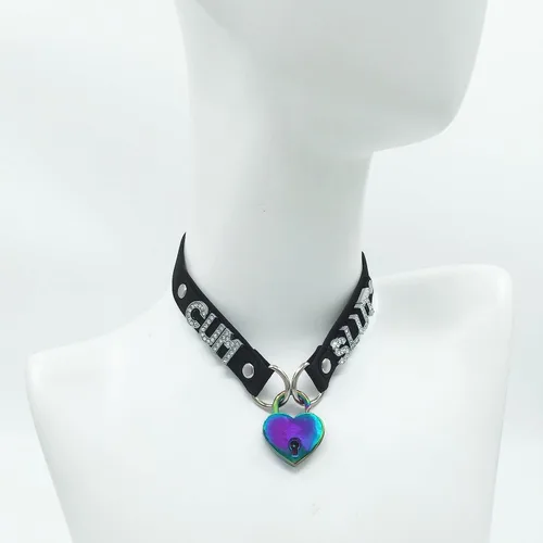 Vista 4 de Collar de candado de corazón hecho a mano para mujer, con llave, estilo gótico, punk, con letras de terciopelo y llavero de cuero