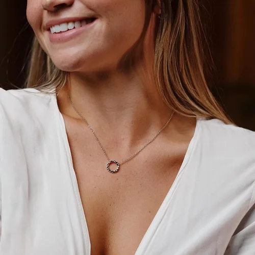 Vista 4 de Ava Riley Collar delicado para mujer, collar simple de plata real de 14 quilates para mujer, barra de bloqueo de perlas, círculo de karma