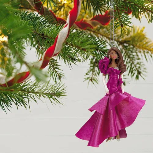 Vista 6 de Hallmark Keepsake Adorno navideño de recuerdo 2023, colección Barbie Pink, adorno de porcelana y tela de 2023, regalos para ella