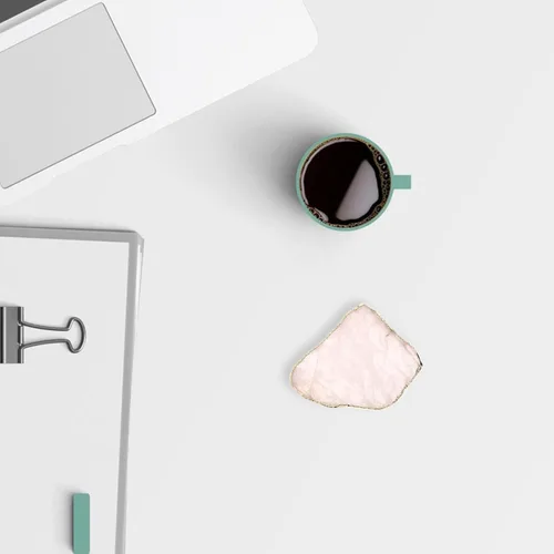 Vista 9 de Luxshiny Posavasos de cuarzo rosa, ágata de cristal, posavasos de piedra geoda, rebanadas de piedras preciosas irregulares para bar bebidas