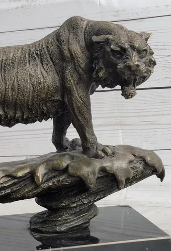 Vista 6 de Majestic Bugatti - Escultura de bronce de tigre – Estatua de vida silvestre hecha a mano por artesanos franceses, regalo decorativo para el hogar