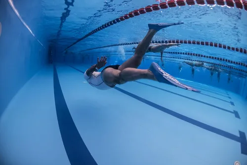 Vista 2 de Equipo SEAC, aletas cortas de entrenamiento para natación y snorkel