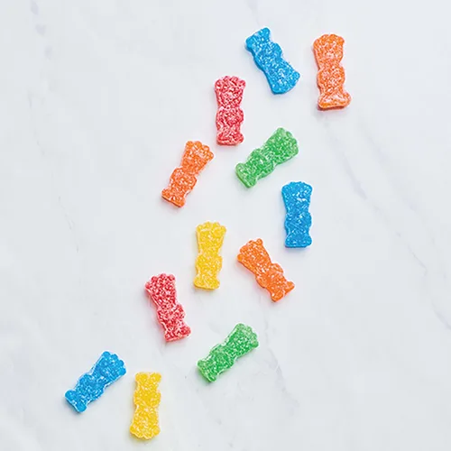 Vista 9 de SOUR PATCH KIDS Caramelos de gomita suaves y masticables, caramelos a granel, 140 paquetes de aperitivos Bolsas de tamaño de golosinas envueltas