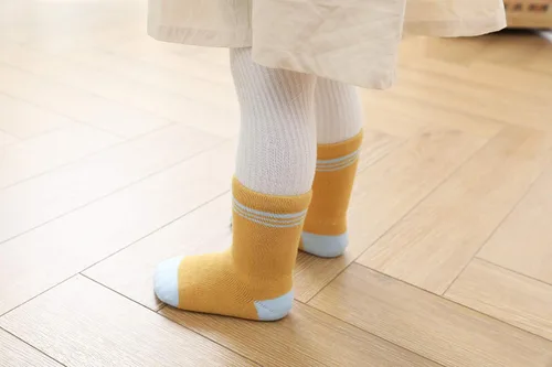 Vista 6 de Juego de 6 calcetines de algodón grueso para bebé, unisex, antideslizantes, antideslizantes