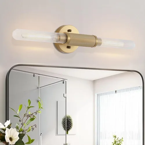 Vista 2 de Apliques de pared con textura moleteada dorada de 24" Lámparas modernas cilíndricas para tocador de baño con pantalla de vidrio transparente rayado