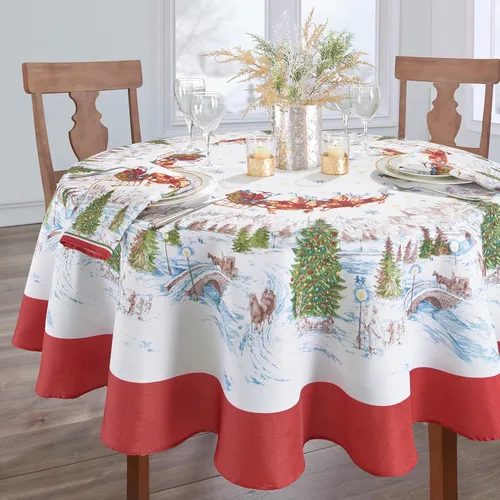 Vista 2 de Elrene Home Fashions Mantel Navideño/de Navidad Santa Snowy Sleighride Resistente a las Arrugas, 70 pulgadas, Redondo
