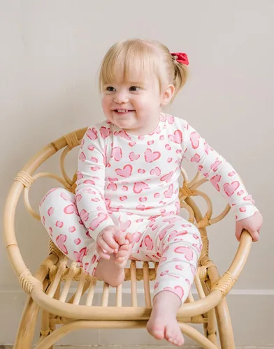 Vista 4 de moimoln Sibling Matching 6M-8Y Pijamas de algodón suave y cálido de modal con mangas largas de personaje, ajustados, para dormir todos los días
