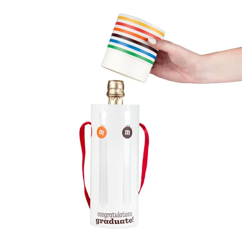 Vista 3 de M&M'S - Caramelo de chocolate con leche de graduación, botella de regalo