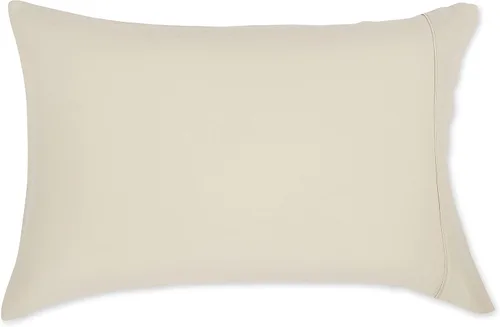 Vista 4 de Amazon Basics Juego de 2 fundas de almohada estándar - Ligeras, súper suaves, microfibra de fácil cuidado, beige, 30" L x 20" A, almohadas