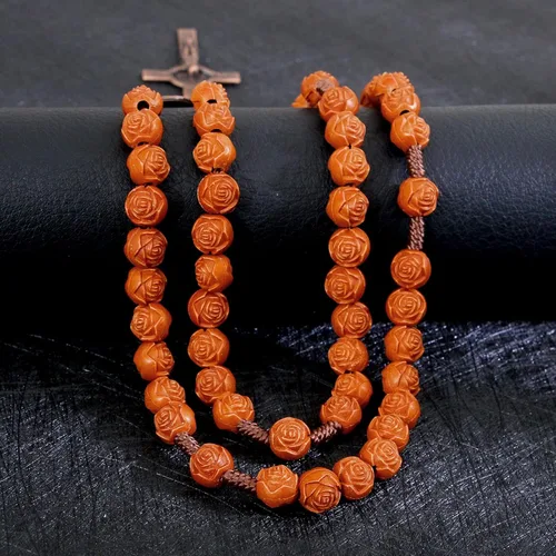 Vista 5 de KOMI Rosarios católicos de madera hechos a mano, collar de cuentas de rosario de madera de Belén, oración cristiana, medalla de tierra santa y cruz
