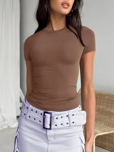 Vista 2 de Trendy Queen Camisetas básicas para mujer, cuello redondo, manga corta, lindas camisetas de verano, ajustadas, ropa Y2K