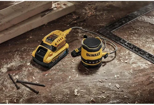 Vista 7 de Dewalt Altavoz Bluetooth, Recargable USB-C, para el lugar de trabajo (DCR008)