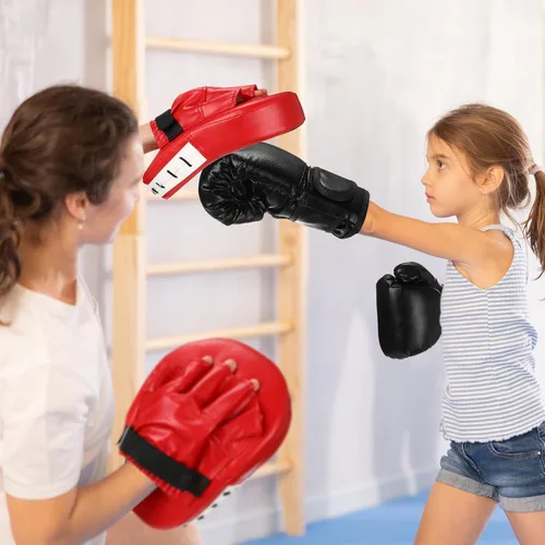 Vista 7 de Arrowbash Juego de guantes de boxeo y guantes de boxeo para niños, guantes negros de 6 onzas, guantes curvados, equipo de entrenamiento para artes