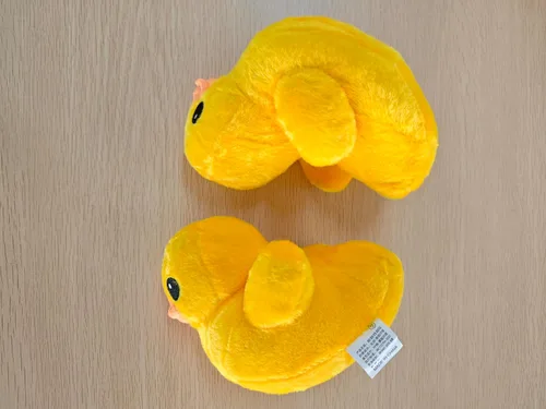 Vista 3 de Leyndo 2 Piezas Pato Amarillo Gigante Peluche Suave Animal de Peluche Pato Almohada de Peluche Animal Abrazable Juego de Juguetes para Regalo