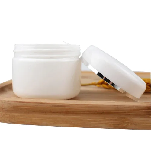 Vista 4 de Tarro de plástico vacío de 1.7 fl oz con borde plateado blanco con tapa de rosca y forro de PP, portátil, recargable, loción de crema de plástico