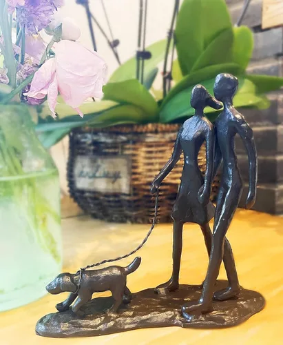 Vista 5 de Escultura de hierro fundido para pareja y perro, decoración romántica de arte de metal, estatua de amor familiar, regalos para amantes de los perros