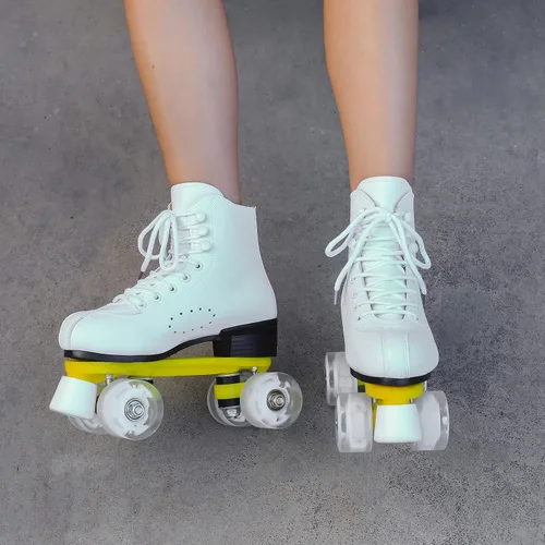 Vista 6 de Patines de ruedas para hombres y mujeres, patines Derby negros con 4 ruedas brillantes, patines clásicos de doble fila para interiores y exteriores