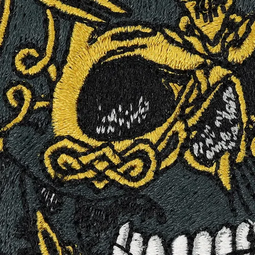 Vista 2 de Parche de calavera piratas Parche termoadhesivo de calavera dorada para todas las telas y cuero, calcomanía de cabeza de calavera para ropa