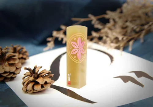 Vista 3 de Handmade Personalized Korean Dojang Traditional Name Stamp - Pink Petals - 도장 (Natural)