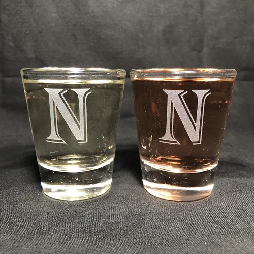 Vista 13 de Juego de 2 vasos de chupito con letras de monograma de 1.5 oz (B)