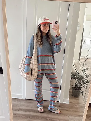 Vista 3 de SCUSTY Conjunto de 2 piezas para mujer, suéteres de rayas de otoño de gran tamaño, ropa de descanso, suéter de manga larga de punto acogedor