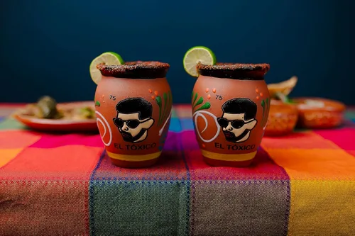 Vista 6 de Cantaritos de Barro Mexicanos - Juego de 2 auténticas tazas mexicanas de arcilla esmaltada de 14 onzas - Jarritos de Barro Mexicanos - Vasos