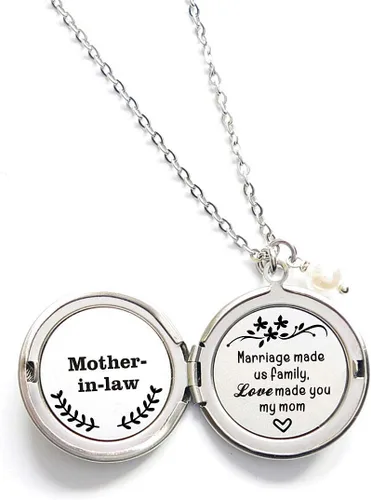 Vista 3 de Regalo de recuerdo para suegra, matrimonio nos hizo familia, pero el amor te hizo mi mamá, collar largo con medallón para madre del novio, regalo