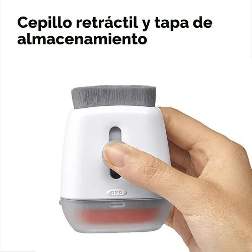 Vista 5 de OXO Limpiador para portátiles Good Grips Sweep & Swipe Almohadilla de microfibra y cepillo suave, elimina manchas y polvo, ideal para pantallas
