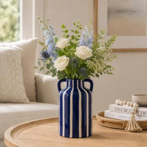 Vista 3 de Jarrón de cerámica azul y blanco con rayas a cuadros con asas, jarrones azul marino florales bohemios modernos para centros de mesa, decoración