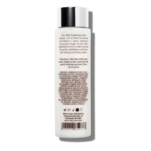 Vista 2 de Salt Cellar Spa Limpiador facial exfoliante suave, enriquecido con minerales del mar muerto, vitamina C y manzanilla, 7 onzas