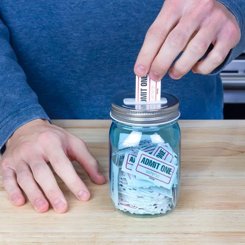Vista 5 de Cornucopia Brands Tarros pequeños para monedas (paquete de 4, azul); bancos de monedas de plástico de 16 onzas con tapas ranuradas de plata