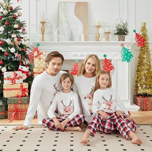 Vista 2 de WakeUple Pijamas de Navidad a juego para la familia, conjuntos de pijamas de Navidad clásicos rojos para mujeres, hombres, niños, perros y bebés