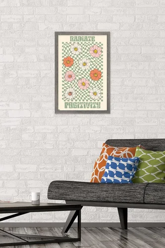 Vista 2 de Trends International Póster de pared Radiate Positivity, 14.725 x 22.375 pulgadas, versión enmarcada de madera de granero