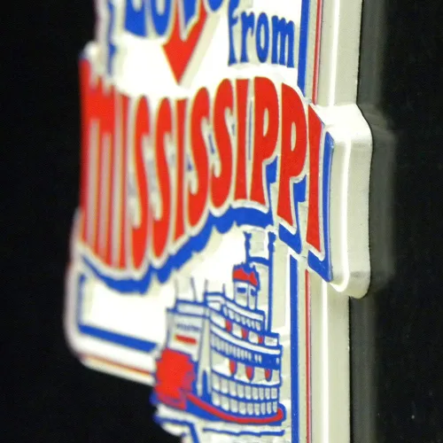 Vista 3 de Imán Vintage State Love from Texas por Classic Magnets, recuerdos coleccionables de goma 3D estilo vintage y regalos fabricados en los Estados