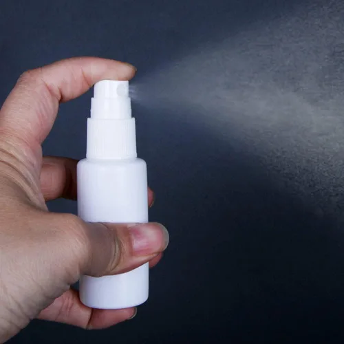 Vista 4 de Othmro Botella de spray de niebla fina, 6.8 fl oz de plástico pulverizador de botellas blancas bomba atomizadora y recargable 10 piezas 10 piezas