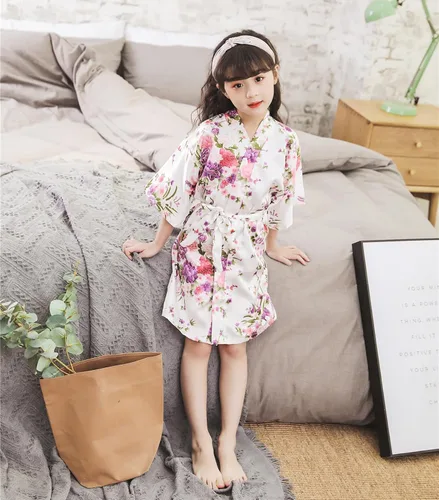 Vista 5 de Cherry Blossoms - Bata tipo kimono floral de seda para fiesta nupcial para niñas