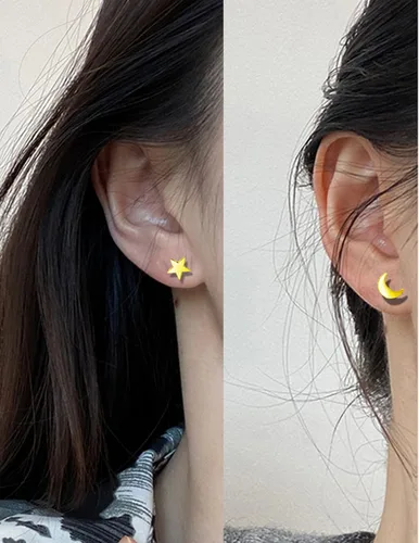 Vista 4 de Ofeiyaa Juego de 18 aretes de tuerca pequeños de acero inoxidable con forma de corazón, cruz geométrica, estrella, triángulo, luna, bola de disco