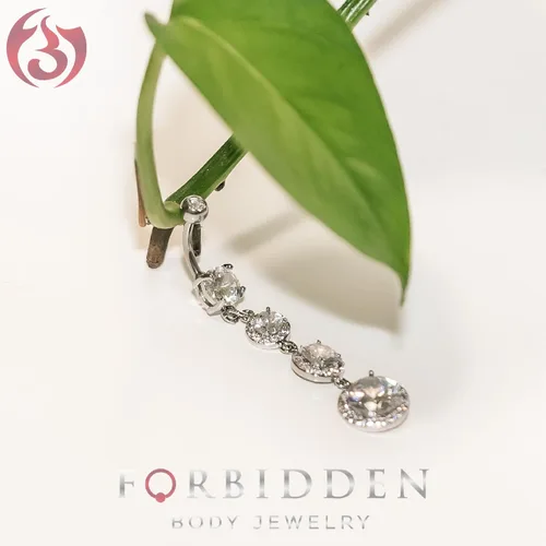 Vista 3 de Forbidden Body Jewelry Sexy colgante triple CZ Crystal Drop Ultra Glam Bling ombligo anillo, Metal, circonita cúbica
