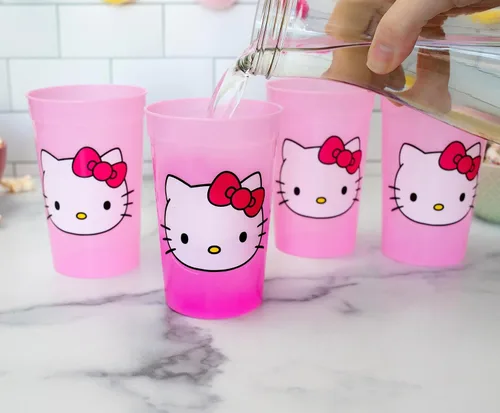 Vista 4 de Silver Buffalo Sanrio Hello Kitty - Paquete de 4 vasos de plástico que cambian de color, 15 onzas