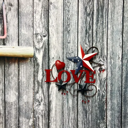 Vista 2 de 4homemax Primitive Country - Arte de pared de metal con estrellas y corazones americanos, 4 de julio, decoración patriótica de pared para interiores
