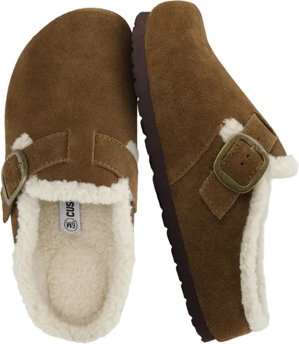 Vista 10 de CUSHIONAIRE Haven - Zuecos de cuero genuino para mujer, zapatos sin cordones con forro de piel sintética con plantilla de corcho y hebilla ajustable