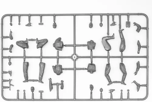 Vista 3 de ICM Modelos Soviética Tank Crew 1943-1945 Kit de construcción