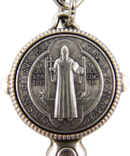 Vista 6 de Llavero colgante en forma de llave con medalla de San Benito Jubileo, 4 1/4 pulgadas