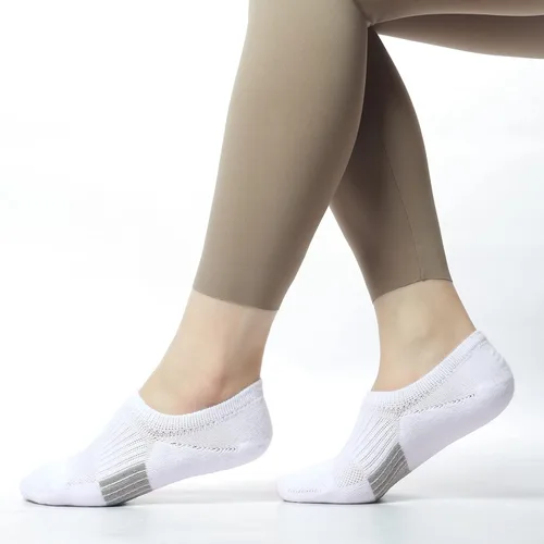 Vista 4 de Toes Home Calcetines invisibles para mujer, acolchados, de corte bajo, atléticos, ocultos, para tenis, tobillos, calcetines invisibles para correr