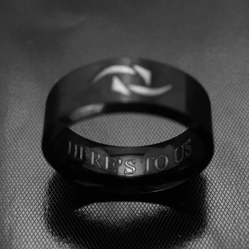Vista 2 de Anillo Halestorm de banda de rock negro, en memoria del hard rock americano, emblema amuleto logotipo personalizado símbolo grabado