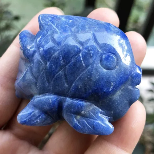 Vista 2 de Fekuar Figura de pez aventurina azul tallada a mano, con cristal curativo y estatua de bolsillo para decoración del hogar, escultura Fengshui de 2.0