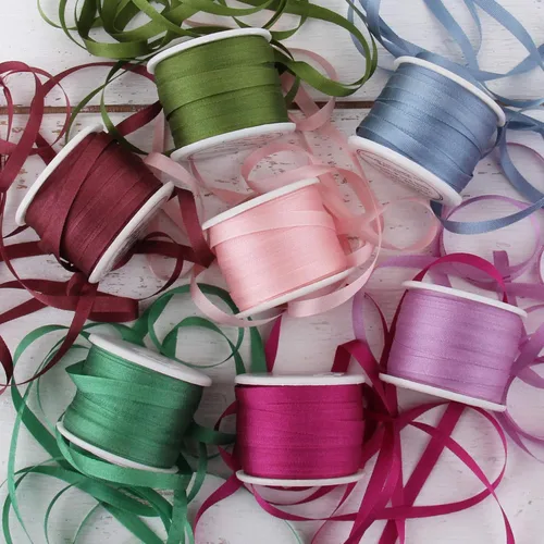 Vista 29 de Threadart Juego de cintas de seda - Tonos azules - Colección Five Spool - 100% seda pura - 55 yardas