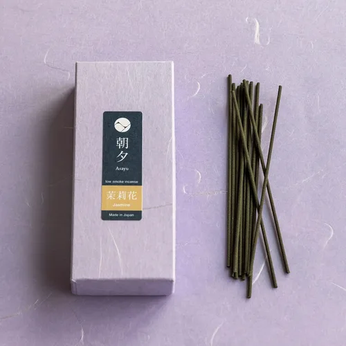 Vista 2 de Asayu Japan Varitas de incienso con bajo contenido de humo para meditación matutina o nocturna, relax o yoga, hecho en Japón 1.41 oz - Jazmín