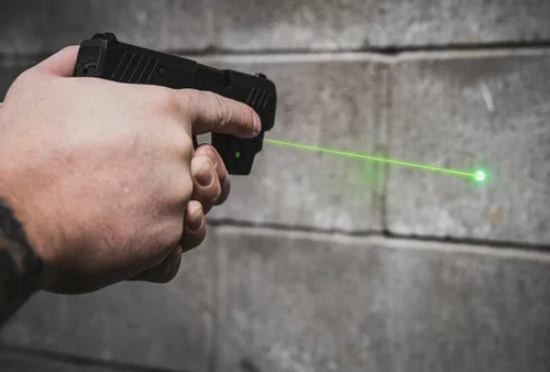 Vista 3 de Mira láser verde serie E de Viridian Weapon Technologies, ajuste personalizado para armas, para pistolas con o sin riel, láser verde clase 3R